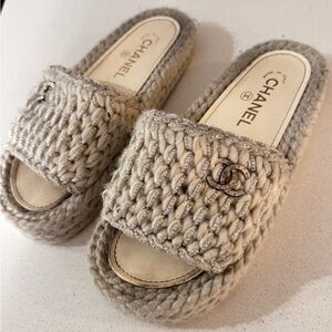 CHANEL Cream Knit Slide Sandals